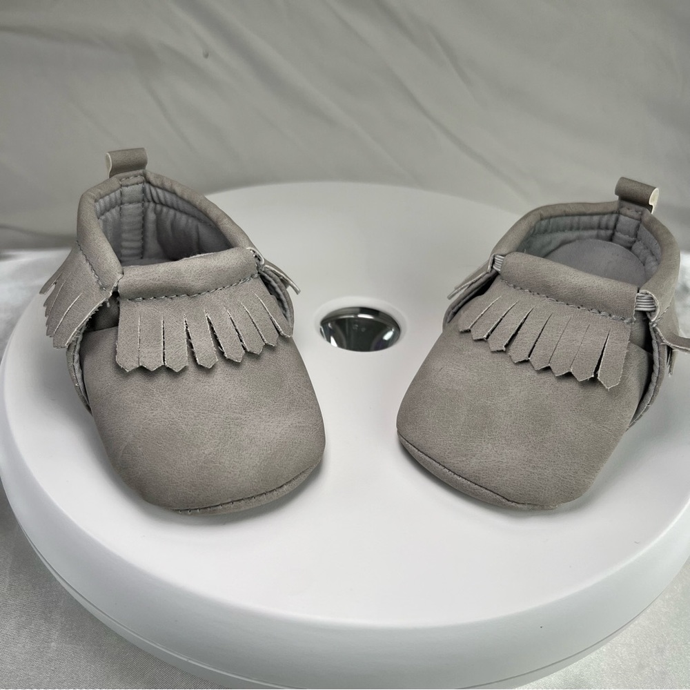 Carters Unisex Baby‎ Mocassins (0-3) months “just one you” Gray Newborn Shoes